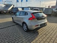 Gebraucht Volvo V40 Kinetic 122 PS (89 kW) 2018 Luminous sand / metallic Kombi
