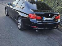 Gebraucht BMW 320 184 PS (135 kW) 2012 Schwarz Limousine