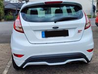 Gebraucht Ford Fiesta ST 182 PS (133 kW) 2016 Weiß Kleinwagen