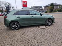 Gebraucht Kia Ceed Spirit 140 PS (102 kW) 2025 (exg) experience green met. Kleinwagen