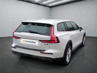 Gebraucht Volvo V60 CC 197 PS (144 kW) 2021 Weiß Kombi
