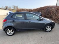 Gebraucht Mazda 2 Independence 86 PS (63 kW) 2010 Grau Kleinwagen