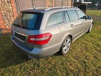 Gebraucht Mercedes E220 170 PS (125 kW) 2012 Grau Kombi