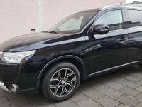 Gebraucht Mitsubishi Outlander Instyle 150 PS (110 kW) 2015 Pantherschwarz (p) SUV