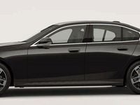 Gebraucht BMW 520 Sport Line 197 PS (144 kW) 2024 Schwarz Limousine