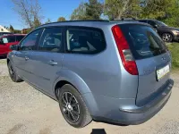 Używany Ford Focus Ambiente 101 KM (74 kW) 2006 Niebieski Kombi