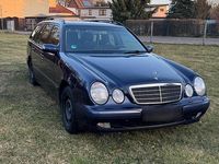 Gebraucht Mercedes E240 170 PS (125 kW) 1999 Blau Kombi