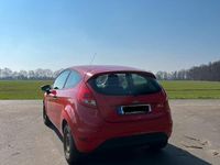 Gebraucht Ford Fiesta 60 PS (44 kW) 2009 Rot Kleinwagen