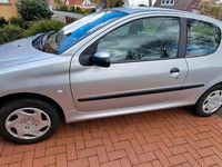 Gebraucht Peugeot 206 75 PS (55 kW) 2002 Grau Kleinwagen