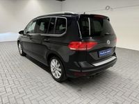 Gebraucht VW Touran Highline 150 PS (110 kW) 2016 Schwarz (deep black perleffekt) Van / Kleinbus