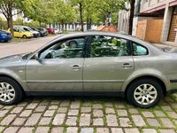 Gebraucht VW Passat 150 PS (110 kW) 2002 Grau Limousine