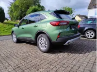 Neu Ford Kuga Titanium 186 PS (136 kW) 2025 Grün SUV