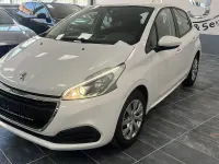 Gebraucht Peugeot 208 Active 68 PS (50 kW) 2019 Weiß Kleinwagen
