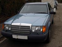 Gebraucht Mercedes E300 179 PS (131 kW) 1987 Blau metallic Limousine