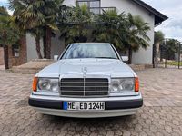 Gebraucht Mercedes 200 75 PS (55 kW) 1991 Weiß Limousine
