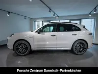 Neu Porsche Cayenne E-Hybrid Black Edition 470 PS (345 kW) 2026 Grau SUV