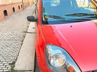 Gebraucht Ford Fiesta 69 PS (50 kW) 2006 Rot Kleinwagen