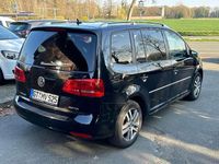 Gebraucht VW Touran Highline 140 PS (102 kW) 2013 Deep black perleffekt Van / Kleinbus