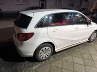 Gebraucht Mercedes B220 170 PS (125 kW) 2018 Weiß Van / Kleinbus