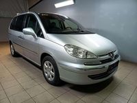 Gebraucht Peugeot 807 Allure 136 PS (100 kW) 2012 Lackierung aluminiumgrau Van / Kleinbus