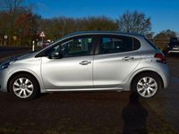Gebraucht Peugeot 208 Active 82 PS (60 kW) 2017 Silber Kleinwagen