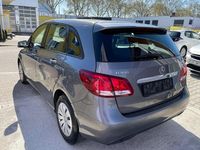 Gebraucht Mercedes B180 109 PS (80 kW) 2015 Grau Van / Kleinbus
