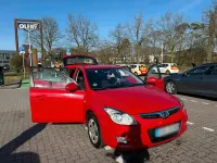 Gebraucht Hyundai i30 127 PS (93 kW) 2010 Rot Limousine