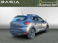 Neu Dacia Sandero Essentiel 91 PS (66 kW) 2025 Grau Kleinwagen