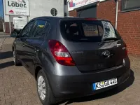 Gebraucht Hyundai i20 Classic 77 PS (56 kW) 2011 Grau Kleinwagen
