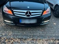Gebraucht Mercedes 220 174 PS (127 kW) 2012 Schwarz Kombi