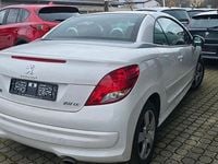 Gebraucht Peugeot 207 CC Active 120 PS (88 kW) 2012 Weiß Cabrio