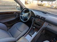 Gebraucht Mercedes 200 163 PS (119 kW) 2002 Silber Limousine