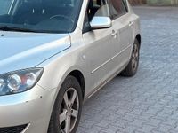 Usata Mazda 3 105 CV (77 kW) 2005 Beige Utilitaria