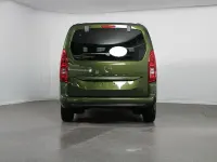 Neu Opel Combo Life Edition 131 PS (96 kW) 2026 Grün Van / Kleinbus