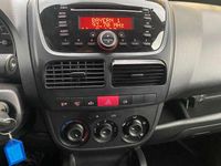 Gebraucht Opel Combo 95 PS (69 kW) 2018 Weiß Van / Kleinbus