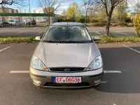 Gebraucht Ford Focus Ghia 101 PS (74 kW) 2003 Silber Limousine