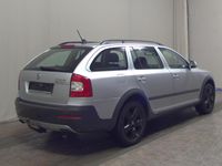 Gebraucht Skoda Octavia 140 PS (102 kW) 2012 Brilliant silber metallic Kombi