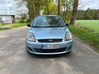 gebraucht Ford Fiesta Ambiente hellblau metallic 1.3 69PS TÜV 5/25