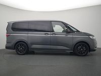 Second-hand VW Multivan Style 150 CP (110 kW) 2026 Negru Monovolum