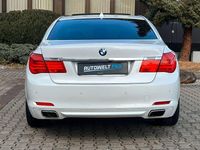Usata BMW 740 Shadowline 306 CV (225 kW) 2011 Bianco Berlina