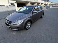 Gebraucht Kia Ceed LX 109 PS (80 kW) 2009 Beige Kleinwagen