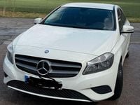 Gebraucht Mercedes A180 122 PS (89 kW) 2014 Weiß Limousine