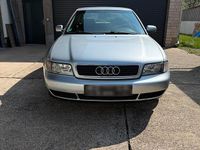 Second-hand Audi A4 101 CP (74 kW) 1998 Argintiu Berlinǎ