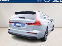 Gebraucht Volvo V60 Core 163 PS (119 kW) 2023 Andere farbe Kombi