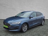 Gebraucht Ford Focus Titanium 125 PS (91 kW) 2024 Chrome blue metallic Limousine