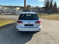 Gebraucht VW Golf VIII 130 PS (95 kW) 2020 Silber Kombi
