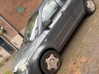 Usata Mazda 2 100 CV (73 kW) 2005 Grigio Utilitaria