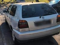 Gebraucht VW Golf III 60 PS (44 kW) 1997 Silber Kleinwagen