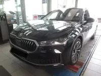 Gebraucht Skoda Superb 265 PS (194 kW) 2025 Ebony schwarz metallic Kombi