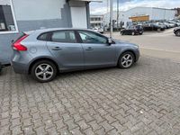 Gebraucht Volvo V40 Kinetic 150 PS (110 kW) 2014 Grau Limousine